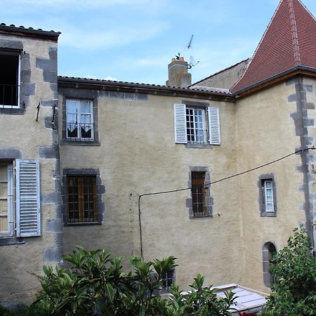 Chateau De Bourrassol Bed and Breakfast Menetrol Eksteriør billede