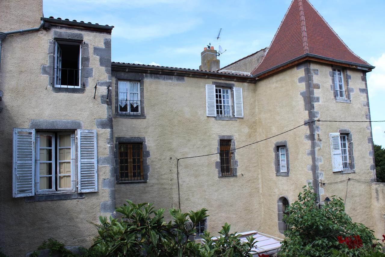 Chateau De Bourrassol Bed and Breakfast Menetrol Eksteriør billede