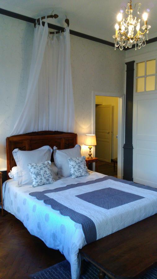 Chateau De Bourrassol Bed and Breakfast Menetrol Eksteriør billede